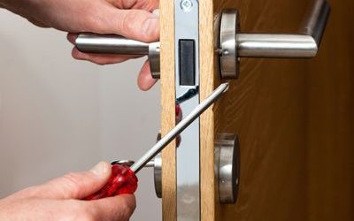 The Pitfalls of Selecting Emergency Locksmith Services: Navigating the Maze